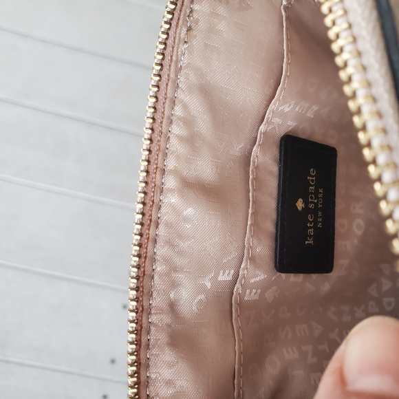 Kate Spade New York Berkeley Lane Hannah Mini Black & Cream Cross Body Bag. - Picture 16 of 16